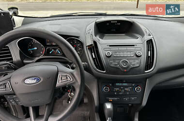 Внедорожник / Кроссовер Ford Escape 2017 в 