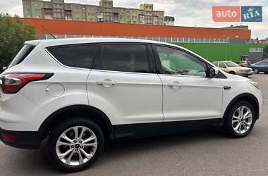Внедорожник / Кроссовер Ford Escape 2017 в 