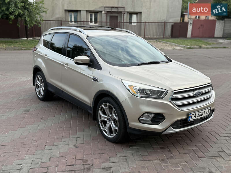 Внедорожник / Кроссовер Ford Escape 2016 в Черкассах