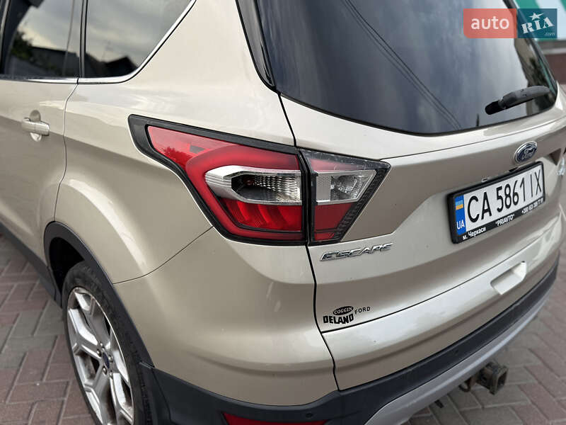 Внедорожник / Кроссовер Ford Escape 2016 в Черкассах