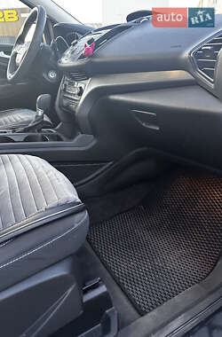 Внедорожник / Кроссовер Ford Escape 2017 в 
