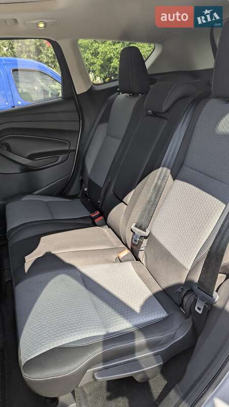 Позашляховик / Кросовер Ford Escape 2016 в Івано-Франківську