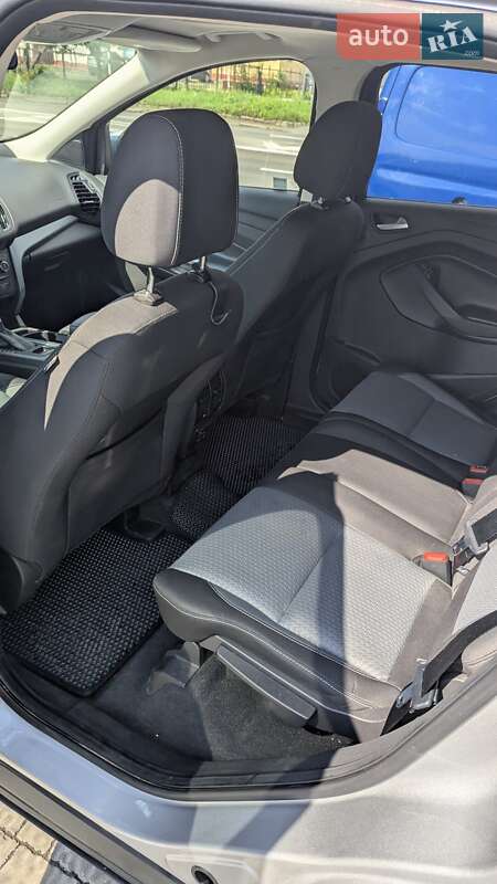 Позашляховик / Кросовер Ford Escape 2016 в Івано-Франківську