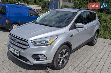Внедорожник / Кроссовер Ford Escape 2016 в Ивано-Франковске