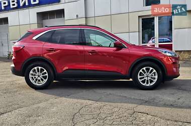 Внедорожник / Кроссовер Ford Escape 2021 в 