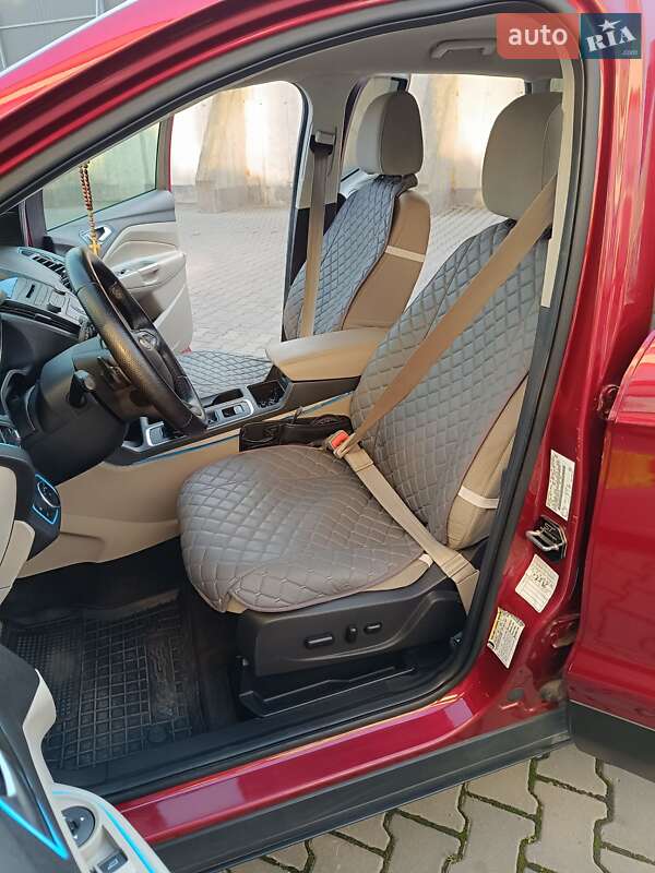 Внедорожник / Кроссовер Ford Escape 2016 в Ивано-Франковске