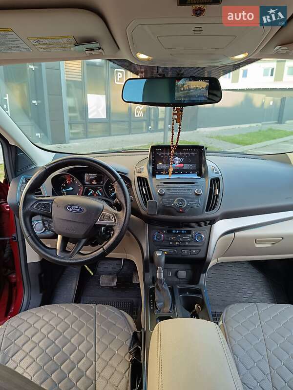 Внедорожник / Кроссовер Ford Escape 2016 в Ивано-Франковске