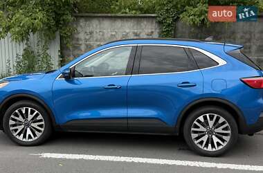 Внедорожник / Кроссовер Ford Escape 2020 в Киеве