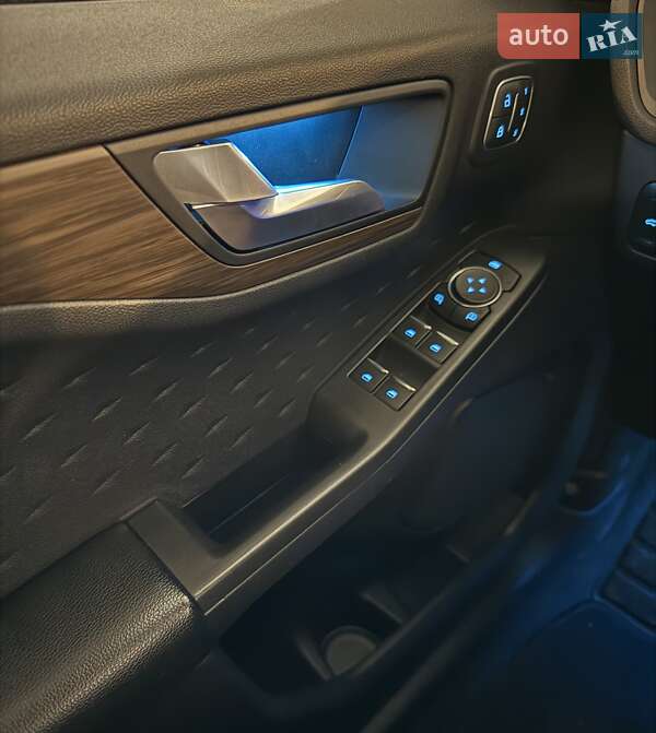 Позашляховик / Кросовер Ford Escape 2020 в Києві
