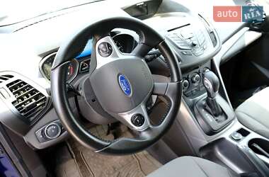 Внедорожник / Кроссовер Ford Escape 2016 в Днепре