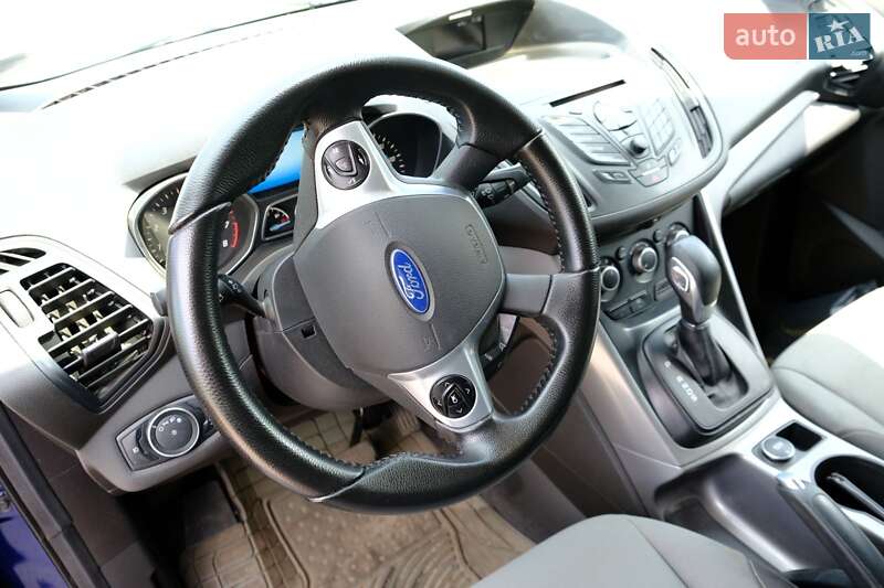 Внедорожник / Кроссовер Ford Escape 2016 в Днепре