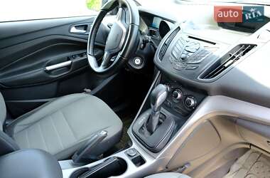 Внедорожник / Кроссовер Ford Escape 2016 в Днепре