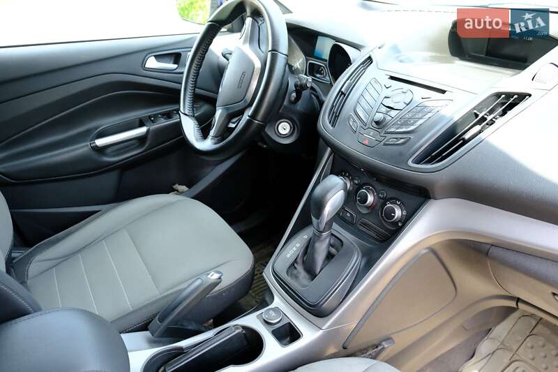 Внедорожник / Кроссовер Ford Escape 2016 в Днепре