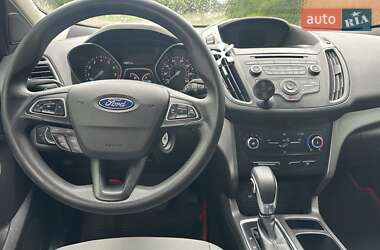 Внедорожник / Кроссовер Ford Escape 2018 в 