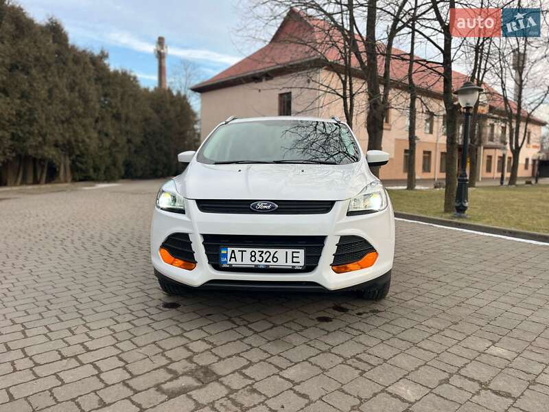 Внедорожник / Кроссовер Ford Escape 2014 в Брошневе-Осаде