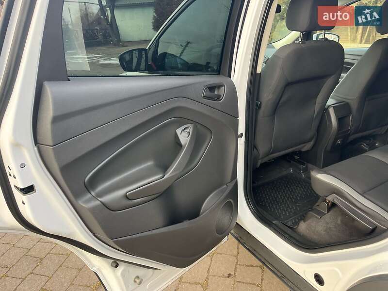 Внедорожник / Кроссовер Ford Escape 2014 в Брошневе-Осаде