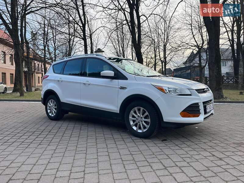 Внедорожник / Кроссовер Ford Escape 2014 в Брошневе-Осаде