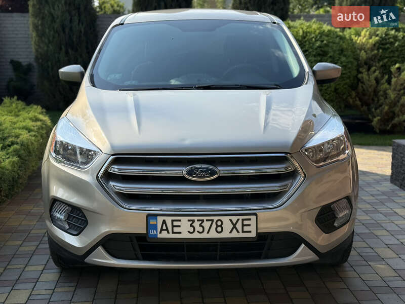 Внедорожник / Кроссовер Ford Escape 2017 в Днепре