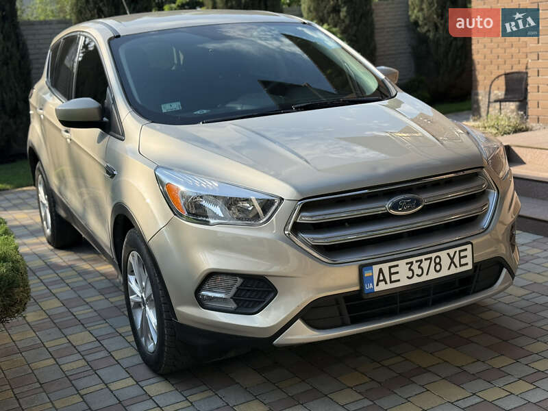 Внедорожник / Кроссовер Ford Escape 2017 в Днепре