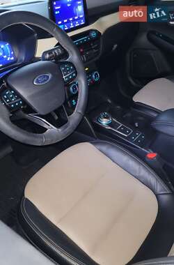 Внедорожник / Кроссовер Ford Escape 2022 в 