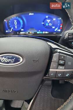 Внедорожник / Кроссовер Ford Escape 2022 в 