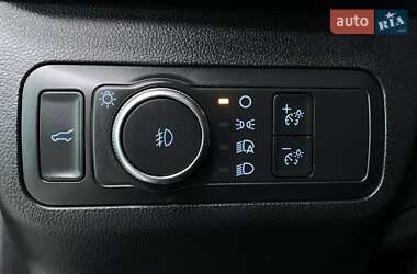 Внедорожник / Кроссовер Ford Escape 2022 в 