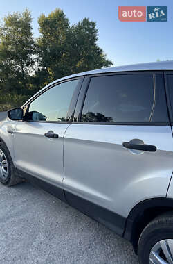 Внедорожник / Кроссовер Ford Escape 2017 в 