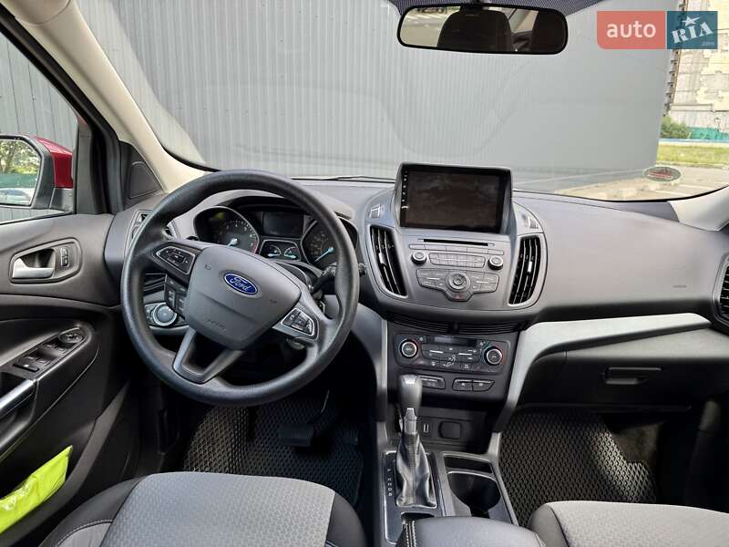 Внедорожник / Кроссовер Ford Escape 2017 в Киеве