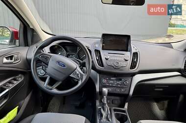 Внедорожник / Кроссовер Ford Escape 2017 в 