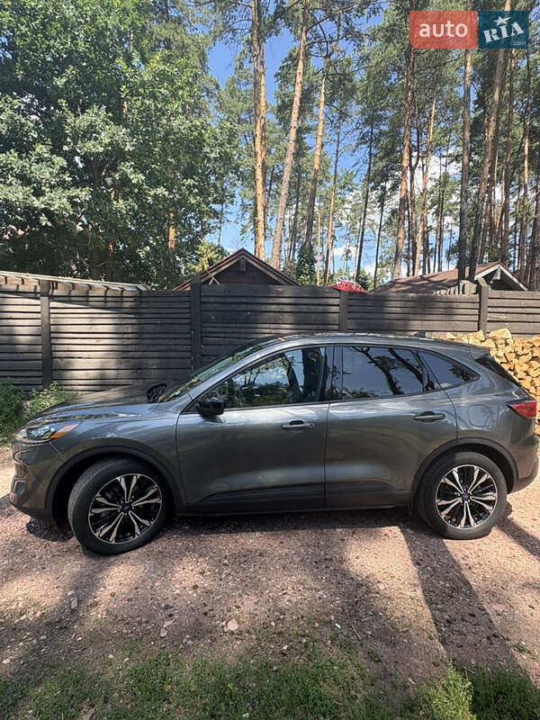 Внедорожник / Кроссовер Ford Escape 2021 в Киеве