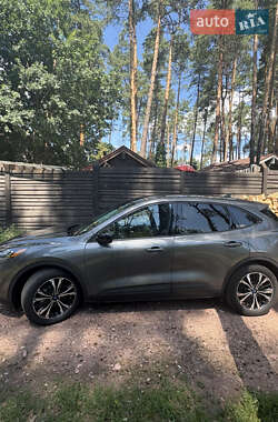 Внедорожник / Кроссовер Ford Escape 2021 в 