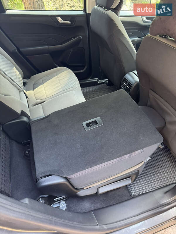 Внедорожник / Кроссовер Ford Escape 2021 в Киеве