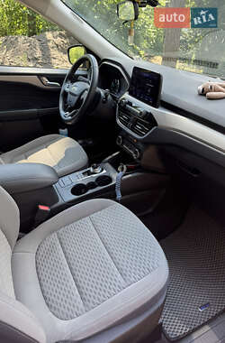 Внедорожник / Кроссовер Ford Escape 2021 в 