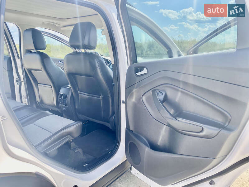 Внедорожник / Кроссовер Ford Escape 2016 в Сарнах