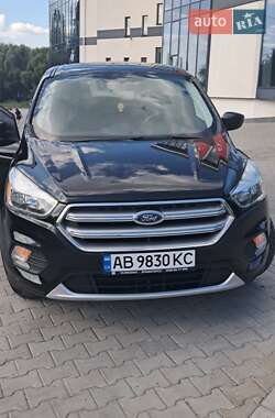 Внедорожник / Кроссовер Ford Escape 2016 в 