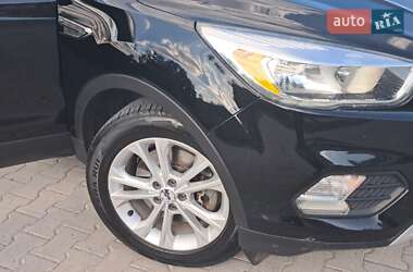 Внедорожник / Кроссовер Ford Escape 2016 в 