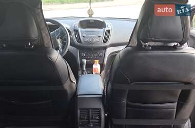 Внедорожник / Кроссовер Ford Escape 2016 в 