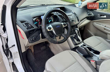 Внедорожник / Кроссовер Ford Escape 2014 в 