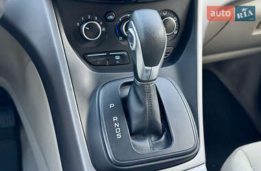 Внедорожник / Кроссовер Ford Escape 2014 в 
