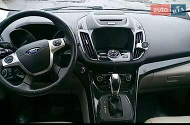 Внедорожник / Кроссовер Ford Escape 2016 в 
