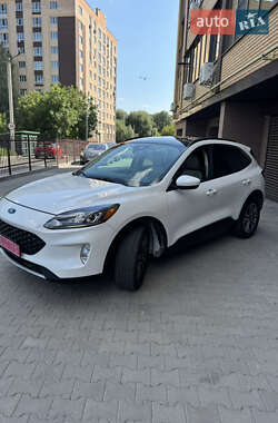 Внедорожник / Кроссовер Ford Escape 2020 в 