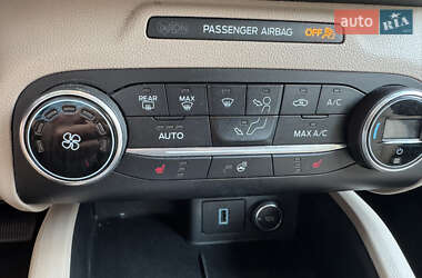 Внедорожник / Кроссовер Ford Escape 2020 в 