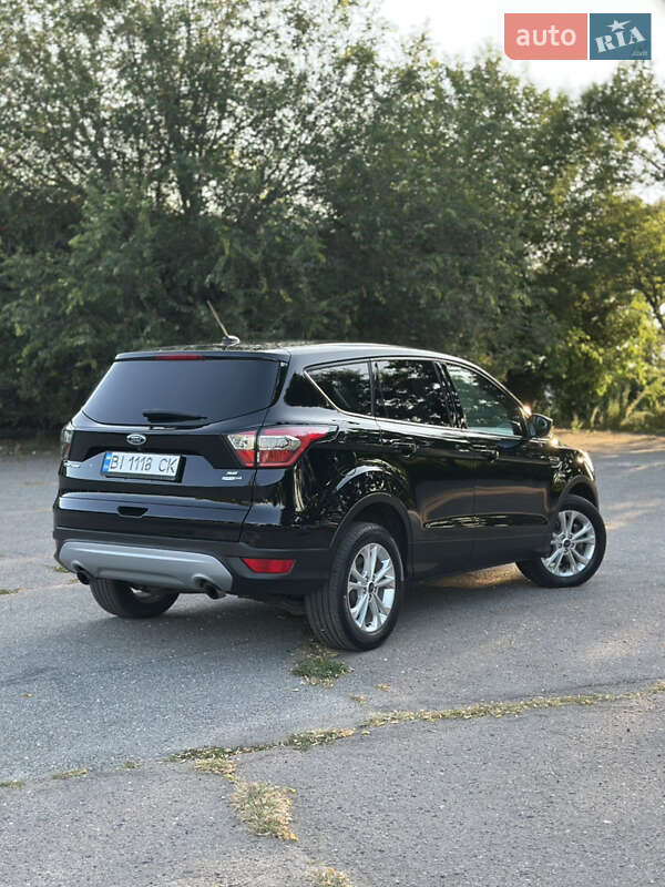 Внедорожник / Кроссовер Ford Escape 2017 в Лубнах