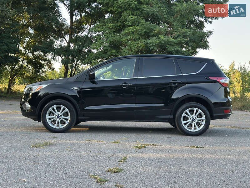Внедорожник / Кроссовер Ford Escape 2017 в Лубнах