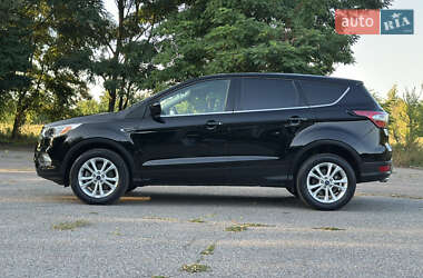 Внедорожник / Кроссовер Ford Escape 2017 в 