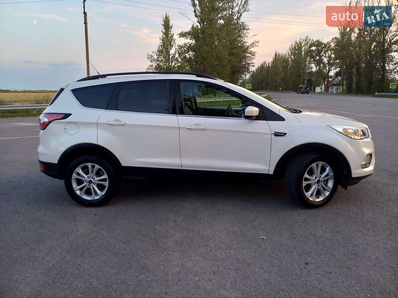 Внедорожник / Кроссовер Ford Escape 2018 в Могилев-Подольске фото 9 Внедорожник / Кроссовер Ford Escape 2018 в Могилев-Подольске