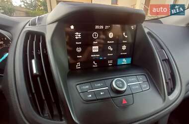 Внедорожник / Кроссовер Ford Escape 2018 в 