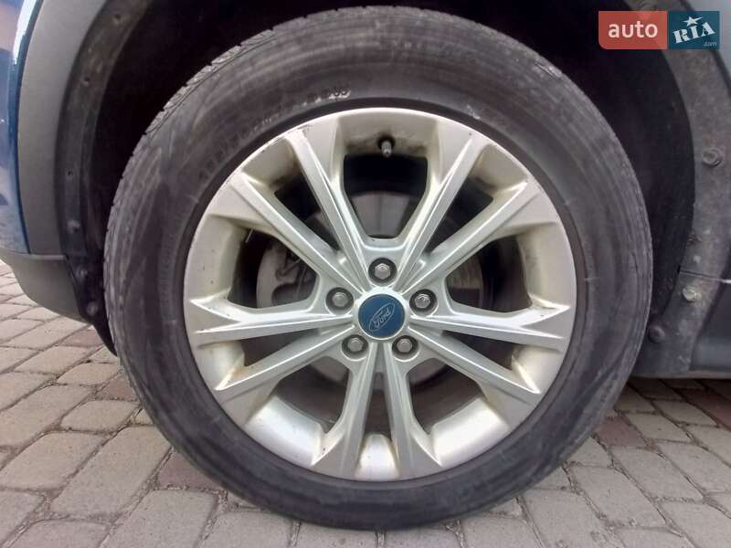 Внедорожник / Кроссовер Ford Escape 2018 в Львове