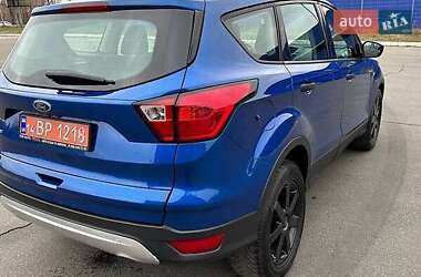 Внедорожник / Кроссовер Ford Escape 2019 в 