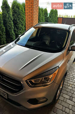 Внедорожник / Кроссовер Ford Escape 2018 в Каменец-Подольском